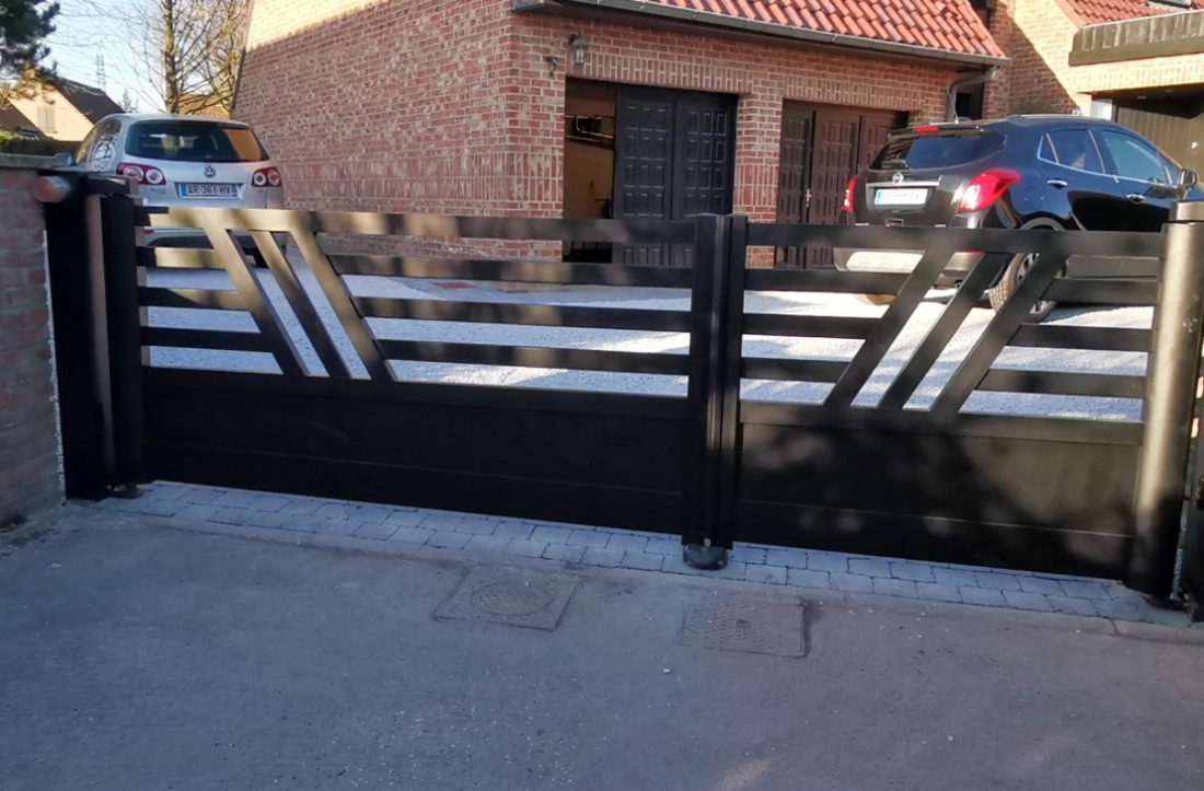 Portail moderne semi-ajour&eacute;