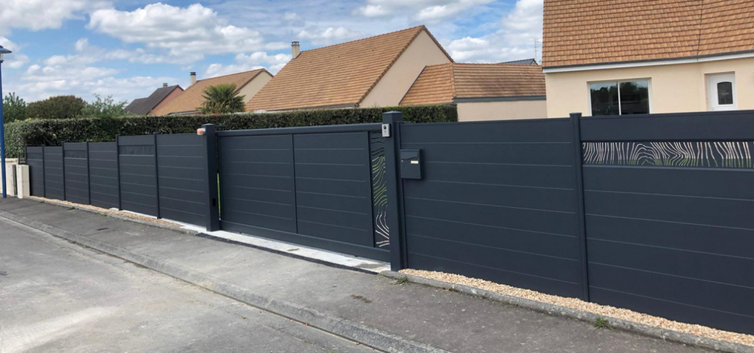 L’installation d’une clôture en aluminium