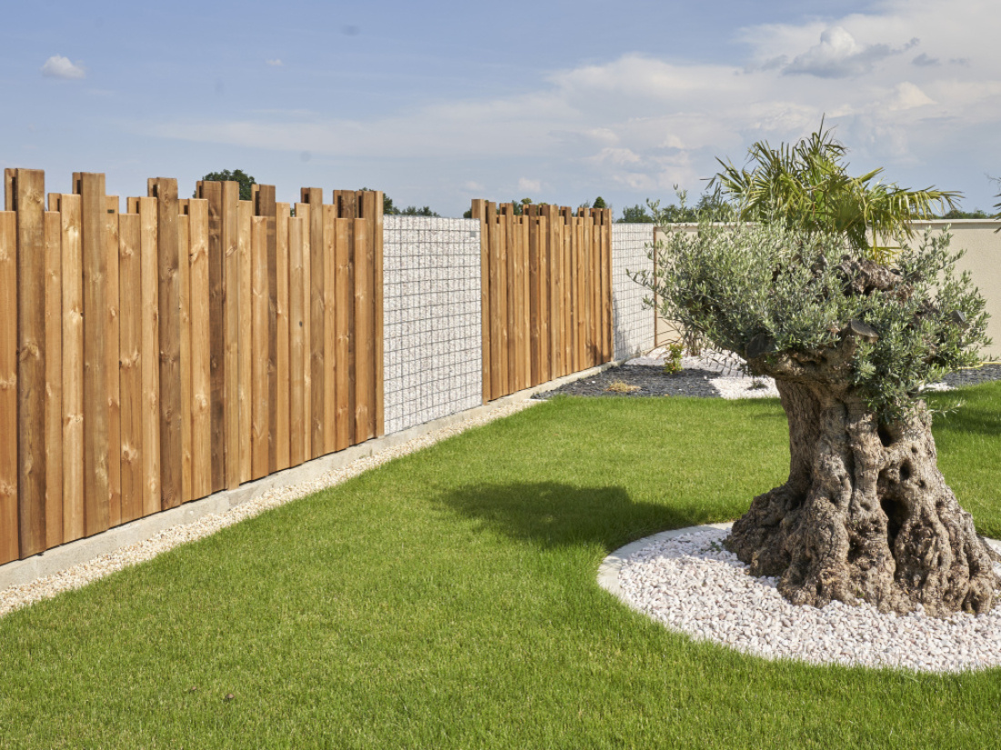 Cl&ocirc;ture d&eacute;corative