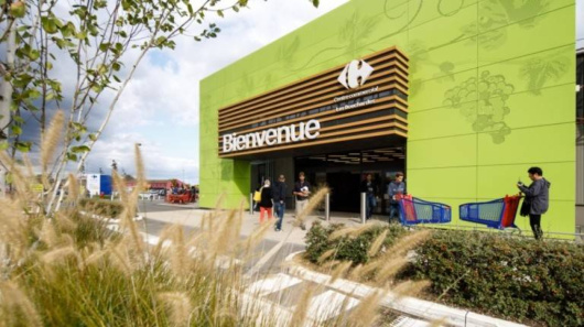 Présence dans la galerie Carrefour de Crêches-sur-Saône