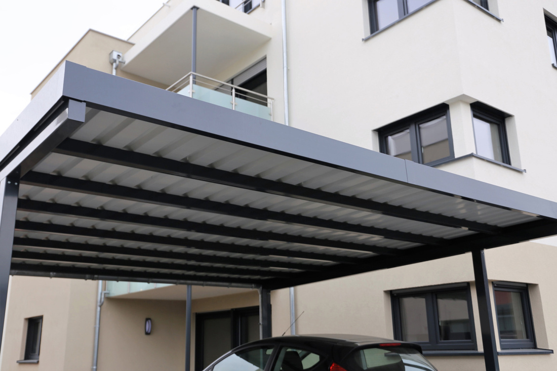 Des leds peuvent &ecirc;tre int&eacute;gr&eacute;es aux lames orientables