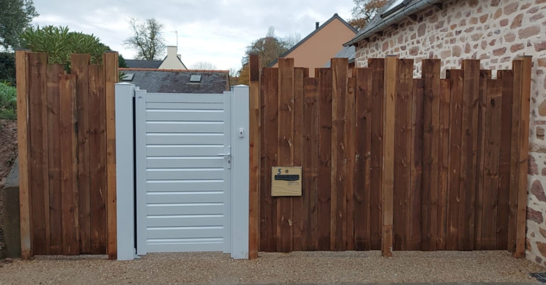 Portillon PVC DoMaPlast' + Cl&ocirc;ture bois DoMaNatur' Nymph&eacute;a