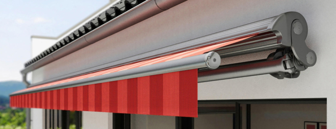 Le store banne à semi-coffre ou cassette : un compromis intelligent