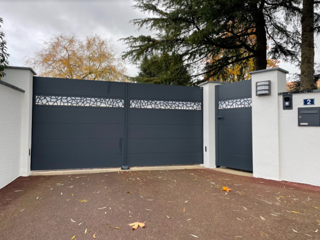 Portail avec portillon intégré : quels avantages ?