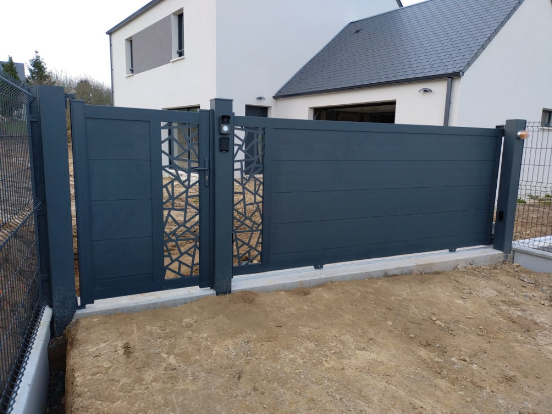 Pourquoi installer un portillon en complément de votre portail d’accès ?