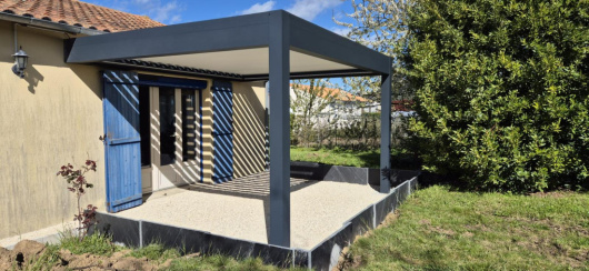Chantier du mois à Glénay : le confort d'une pergola bioclimatique avec l'entreprise BROUARD