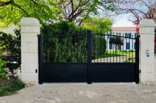 Portail, portillon ou clôture : une installation qui doit être dissuasive