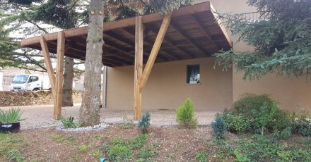 Carport aluminium ou bois : quel matériau choisir ?