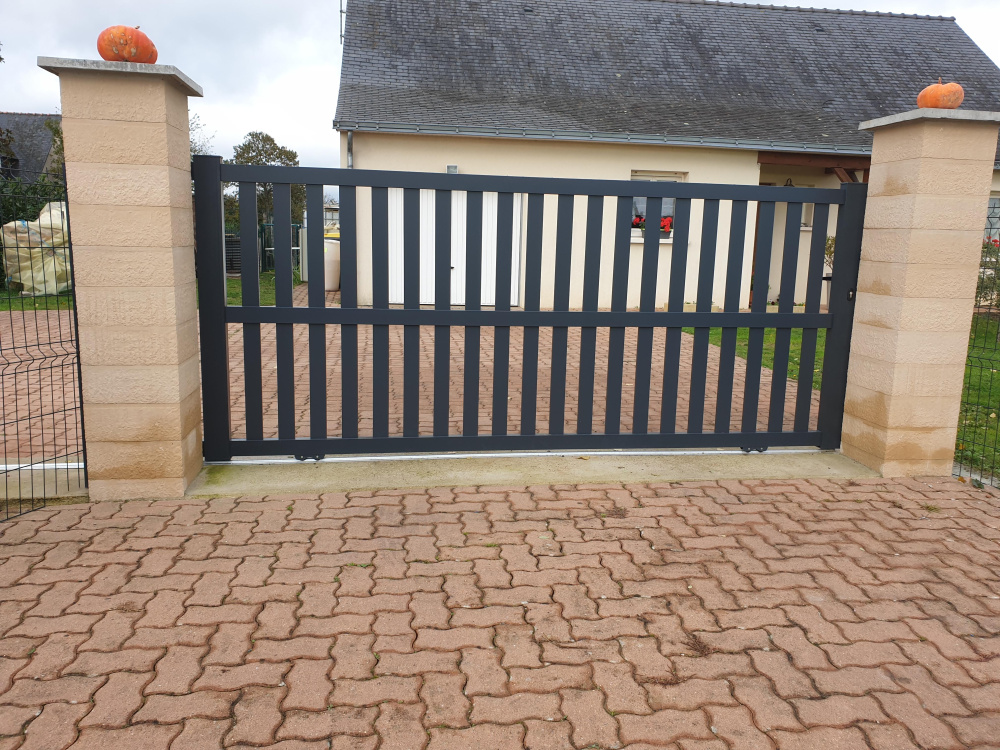 Portail alu battant VEYMONT 350x160cm gris