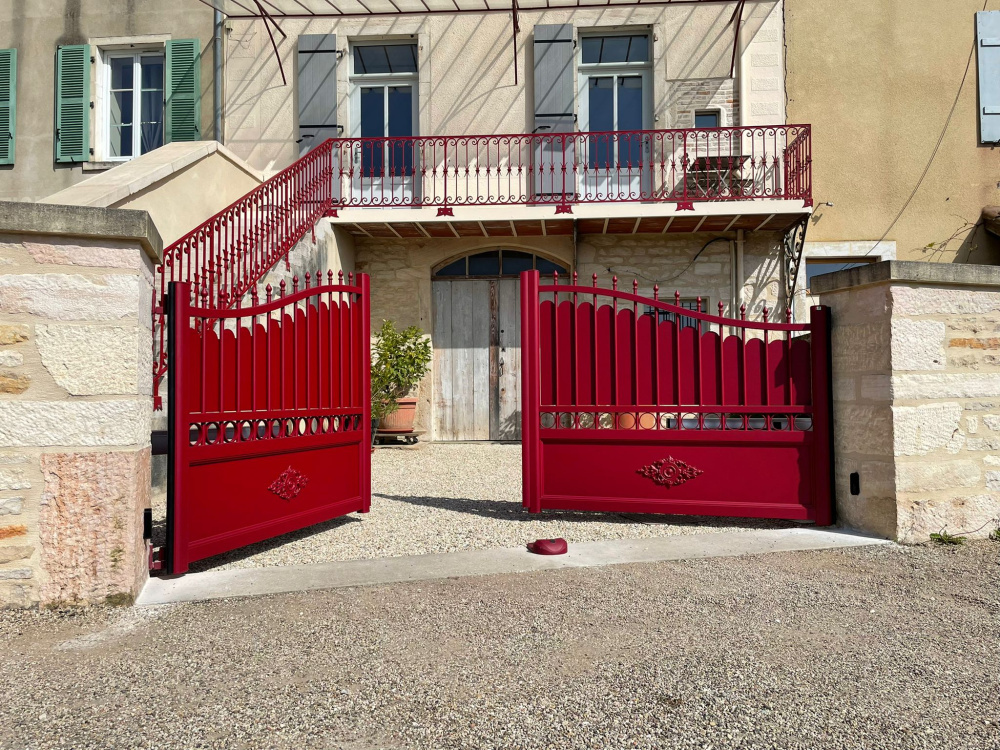 Portail aluminium battant